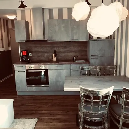 Der Leuchtturm-gastro Gmbh جيرسفالديه