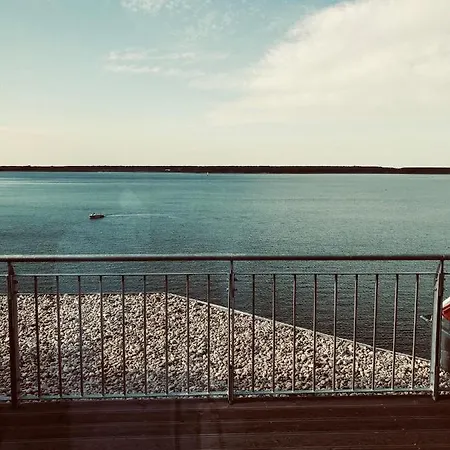 Der Leuchtturm-gastro Gmbh גיירסוואלדה