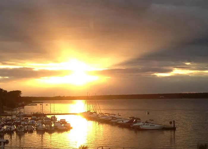 Hotel Der Leuchtturm-gastro Gmbh 4*